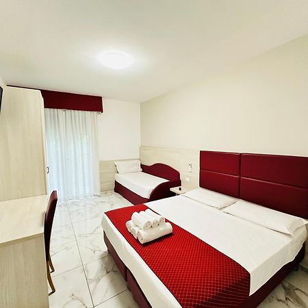 Venice Hub Местре Екстериор снимка